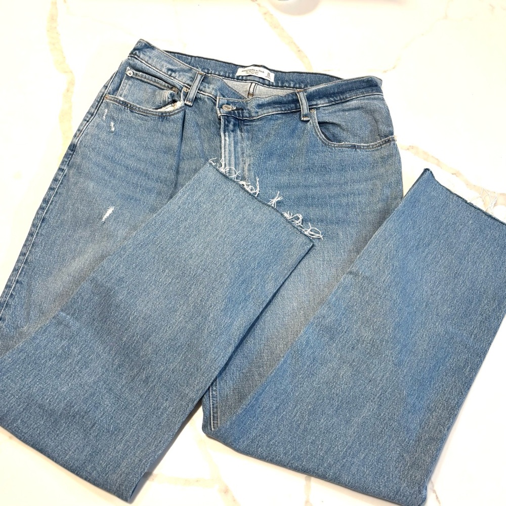 ABERCROMBIE & FITCH The 90’s Straight Ultra High-Rise Jeans Sz 32/14R